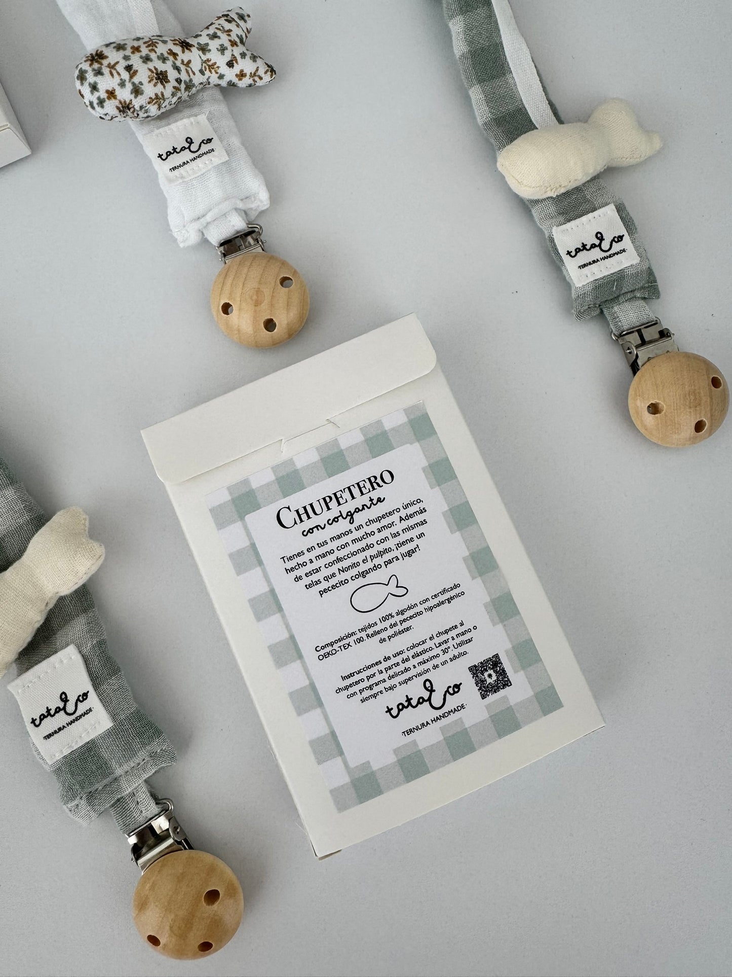 Chupetero con pececito - Verde y beige